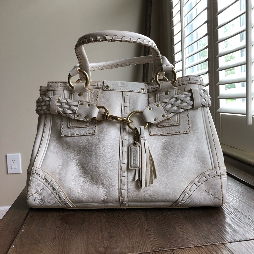 Authentic Coach White leather shoulder bag